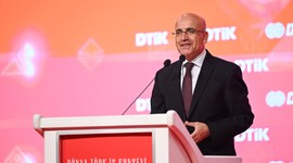 Bakan Şimşek: Program işliyor; cari açık düşüyor, enflasyonda ivme kaybı var