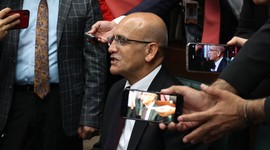 Şimşek'ten iş dünyasına çağrı: Lütfen elinizi taşın altına koyun, size yardım edeceğiz