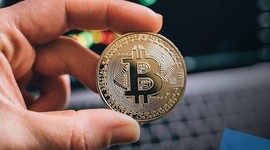 Bitcoin'de Trump etkisi: 63 bin dolara yaklaştı