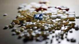 İlaç sektöründe çığır açan gelişme! Yapay zeka tarafından geliştirilen ilk ilaç yıl sonu denemede