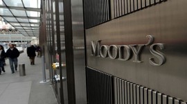 Moody's Fransa'nın kredi notunu düşürdü