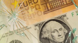 Dolar Değer Kaybediyor: Euro ve Yen zirvede