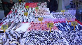 Karadeniz'de sezonun son balıkları tezgahlarda