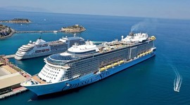 Kuşadası’na 3 kruvaziyerle 9 binin üzerinde turist geldi
