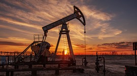 Petrol fiyatları mayıs ayından bu yana ilk kez 60 doların altına indi