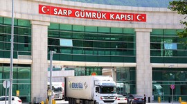 Sınır kapılarından yoğun geçişler sürüyor...