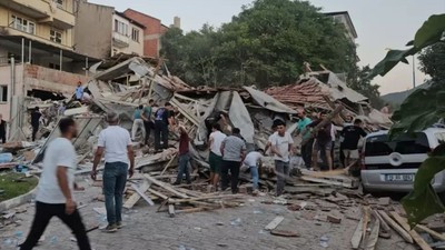 Balıkesir'de 6.1 büyüklüğünde deprem