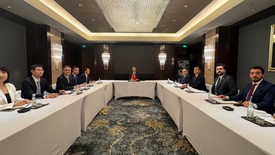 Bakan Bayraktar Çinli enerji şirketleri ile görüştü