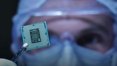 Ters takılan çipi fark etti, işten çıkarıldı