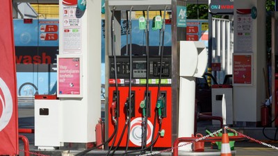 Benzine zam göründü: Yeni tarife belli oldu!