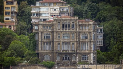 Boğaz'ın simge yapısı: 130 yıllık Zeki Paşa Yalısı satışa çıkarıldı