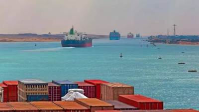 Gemiler yeniden Süveyş’e dönüyor