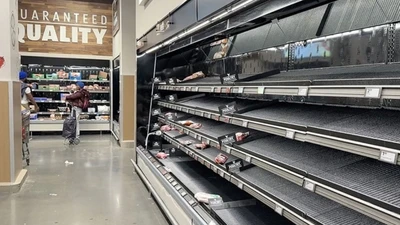 Kar fırtınası öncesi raflar boşaldı