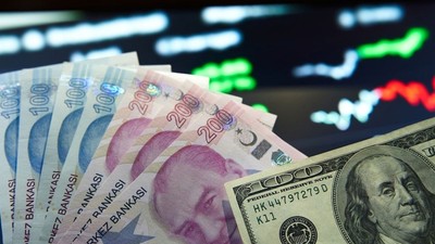 Dolar ve Euro yeni rekora koşuyor