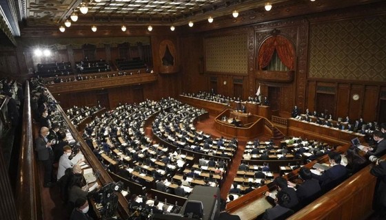 Japonya'da kadın milletvekilleri isyan etti!