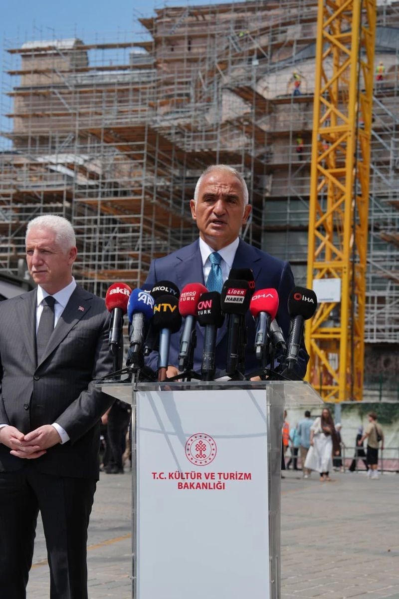 Bakan Ersoy detayları aktardı: Ayasofya restorasyon süreci hızla devam ediyor - Resim : 2