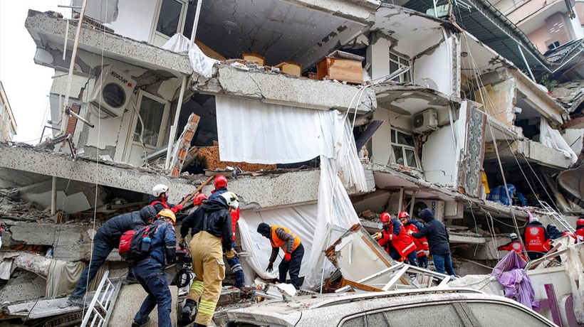 Google'dan deprem itirafı