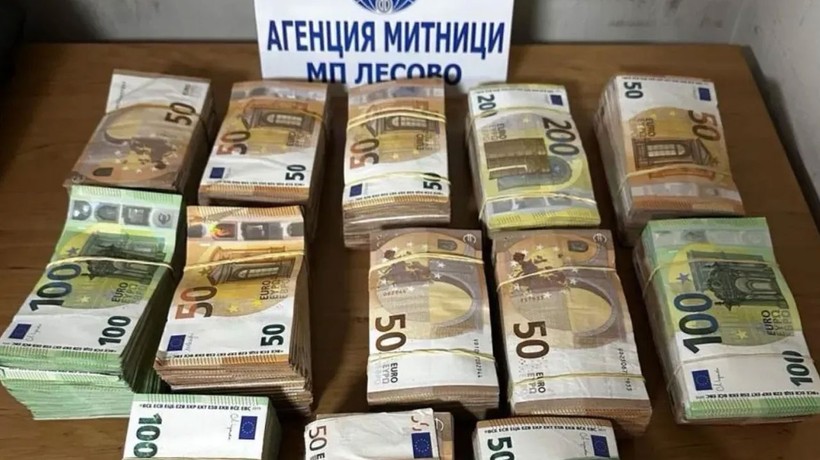 Bulgar gümrüğüne 166 bin euro kaptırdı