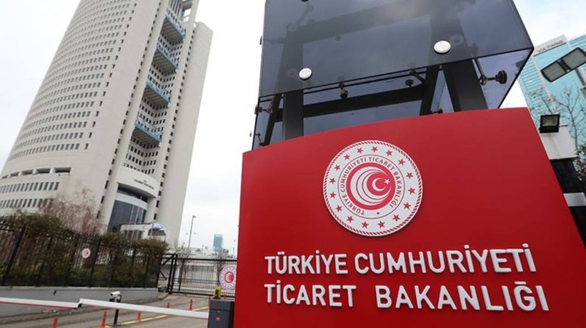 Türk plakalı araçlara gümrükte yeni dönem! Bakanlık duyurdu
